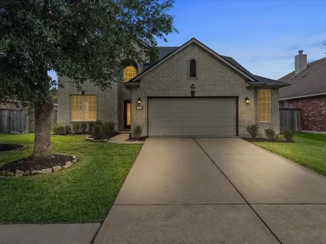 2506 Shady Falls Lane Pearland TX 77584