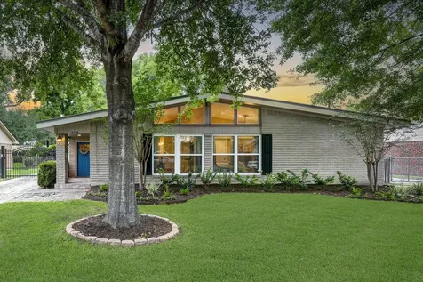 5130 Kingfisher Drive Houston TX 77035