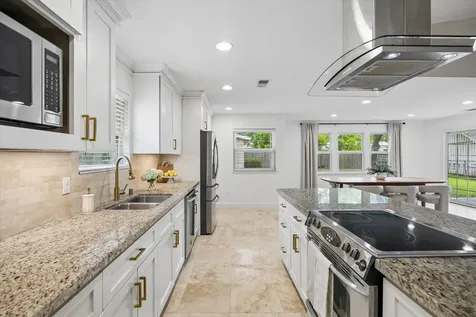 5130 Kingfisher Drive Houston TX 77035