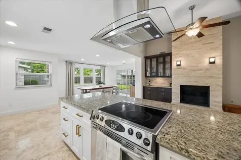 5130 Kingfisher Drive Houston TX 77035
