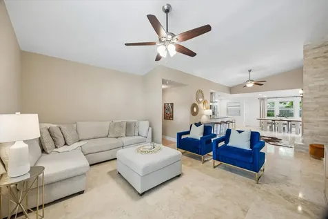 5130 Kingfisher Drive Houston TX 77035