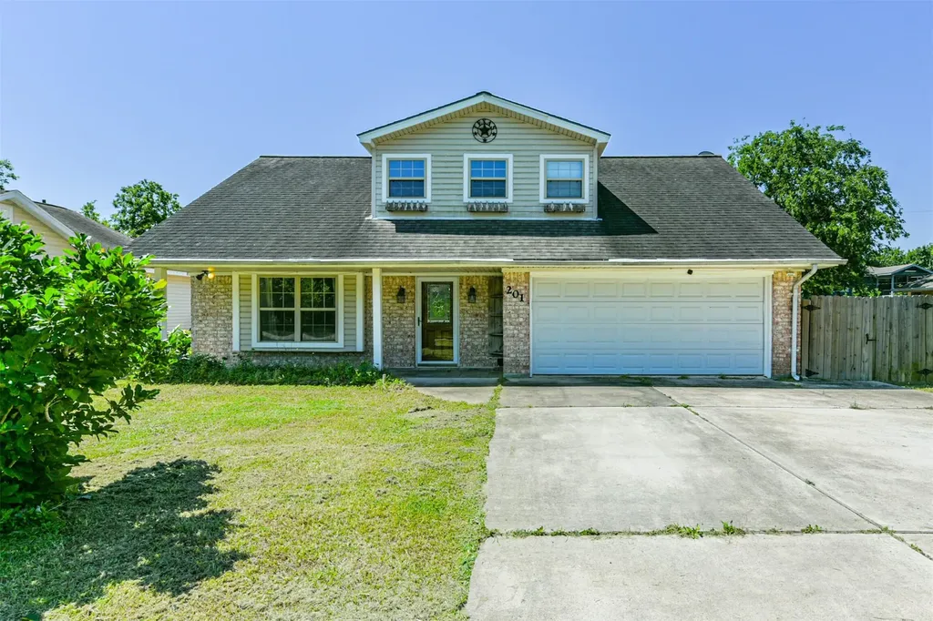 201 Meadowlawn Street Shoreacres TX 77571