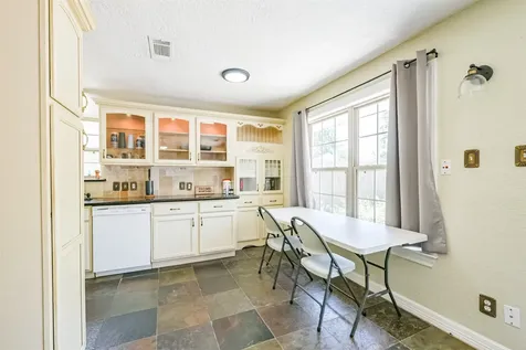 201 Meadowlawn Street Shoreacres TX 77571