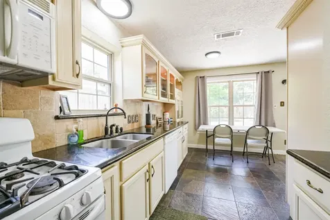 201 Meadowlawn Street Shoreacres TX 77571