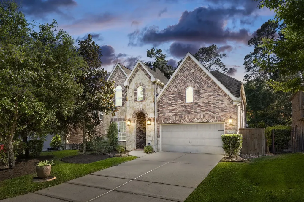 103 S Vershire Circle Magnolia TX 77354