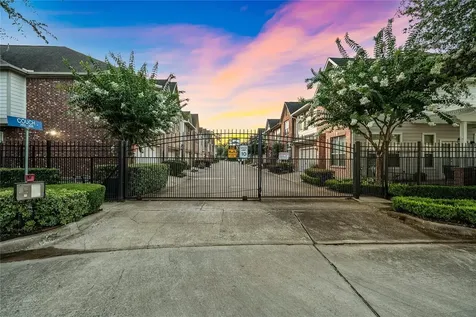 2626 Couch Street Houston TX 77008