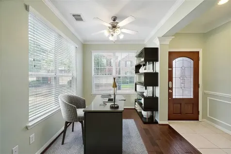 2626 Couch Street Houston TX 77008