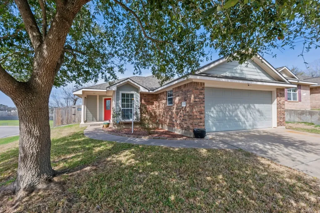 501 Riggs Street Brenham TX 77833