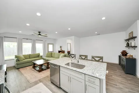1137 Buffalograss Trail Sealy TX 77474