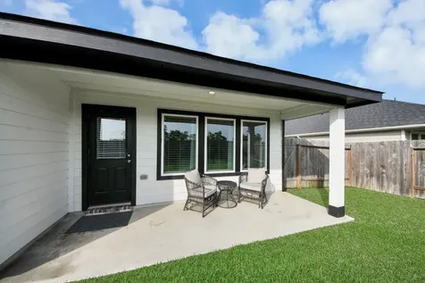 1137 Buffalograss Trail Sealy TX 77474