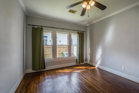 210 Tabor Street Houston TX 77009