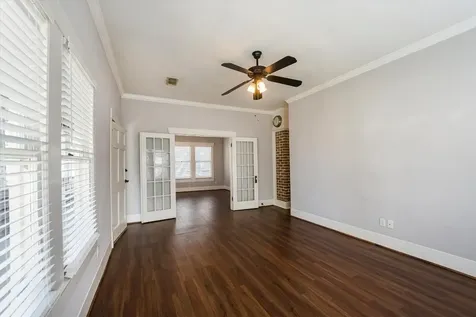 210 Tabor Street Houston TX 77009
