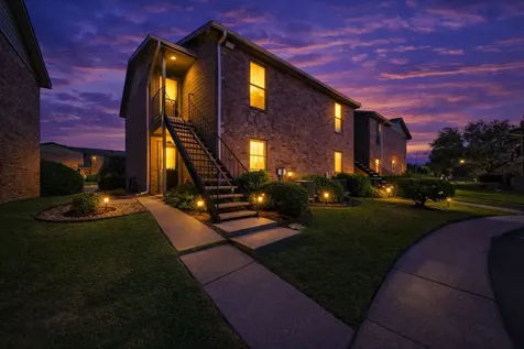 18800 Egret Bay Boulevard 808 Webster TX 77058