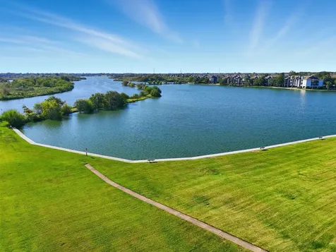 18800 Egret Bay Boulevard 808 Webster TX 77058