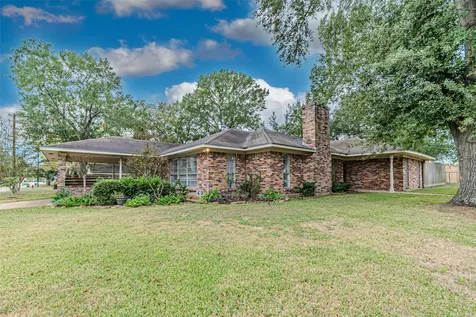 2103 Taylor Street Waller TX 77484