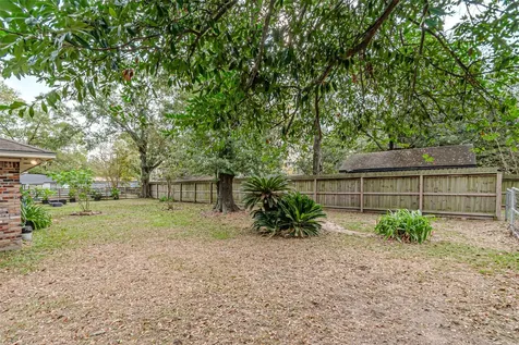 2103 Taylor Street Waller TX 77484