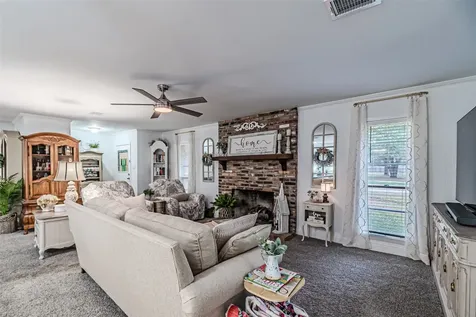 2103 Taylor Street Waller TX 77484