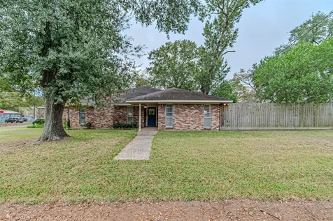 2103 Taylor Street Waller TX 77484