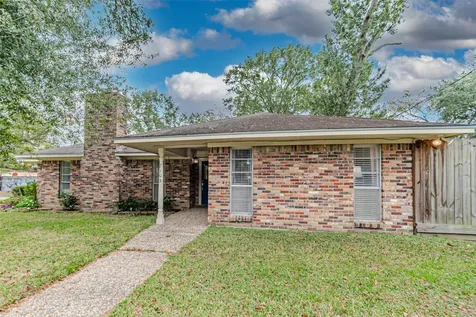 2103 Taylor Street Waller TX 77484