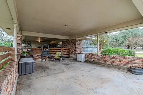 2103 Taylor Street Waller TX 77484