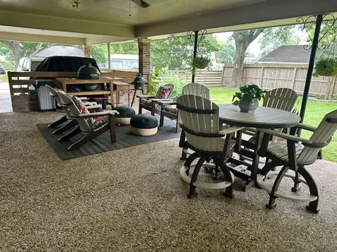 2103 Taylor Street Waller TX 77484