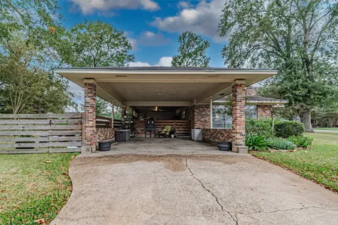2103 Taylor Street Waller TX 77484