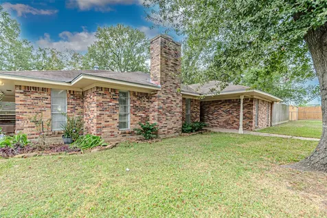 2103 Taylor Street Waller TX 77484