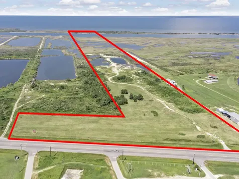 2169 Highway 87 Crystal Beach TX 77650