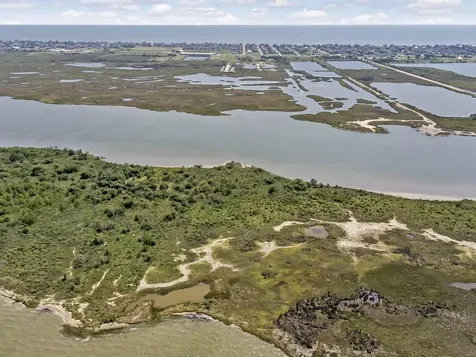 2169 Highway 87 Crystal Beach TX 77650