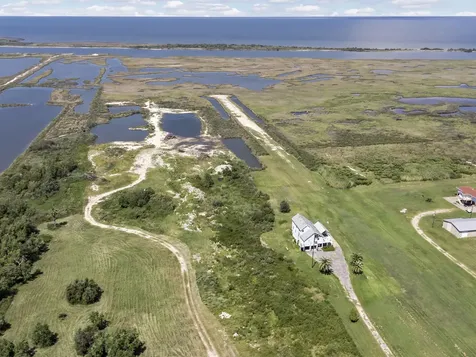 2169 Highway 87 Crystal Beach TX 77650