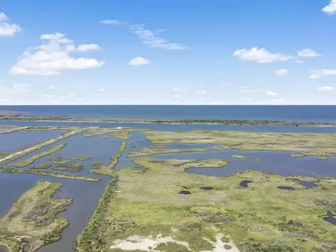 2169 Highway 87 Crystal Beach TX 77650