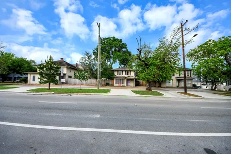 2014 Commonwealth Street Houston TX 77006