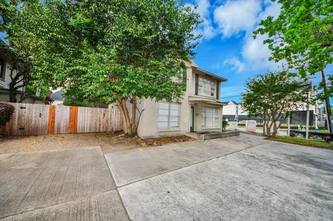 2014 Commonwealth Street Houston TX 77006
