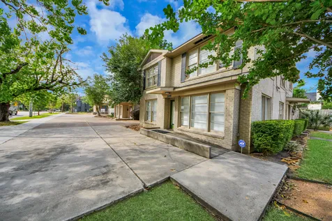 2014 Commonwealth Street Houston TX 77006