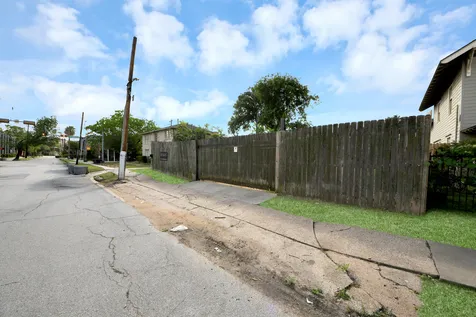 2014 Commonwealth Street Houston TX 77006