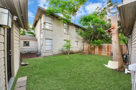 2014 Commonwealth Street Houston TX 77006