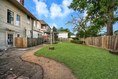 2014 Commonwealth Street Houston TX 77006