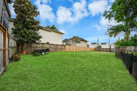 2014 Commonwealth Street Houston TX 77006