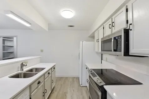 2402 Sycamore Avenue B1 Huntsville TX 77340
