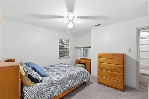 2402 Sycamore Avenue B1 Huntsville TX 77340