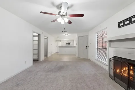 2402 Sycamore Avenue B1 Huntsville TX 77340