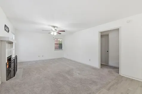 2402 Sycamore Avenue B1 Huntsville TX 77340
