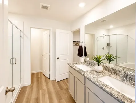 5208 Greengrass Willow Way Houston TX 77048