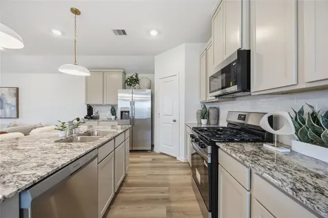 5208 Greengrass Willow Way Houston TX 77048