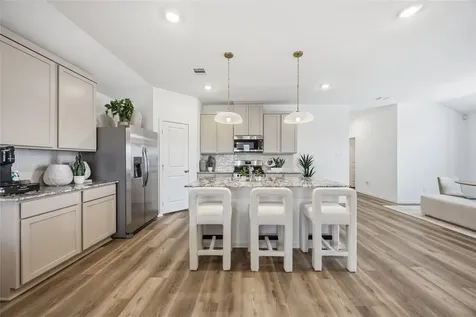 5208 Greengrass Willow Way Houston TX 77048