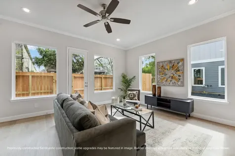 1530 W 34th Street Houston TX 77018