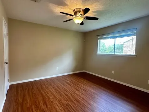 536 Castlelake Drive Friendswood TX 77546