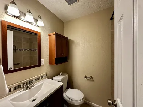 536 Castlelake Drive Friendswood TX 77546