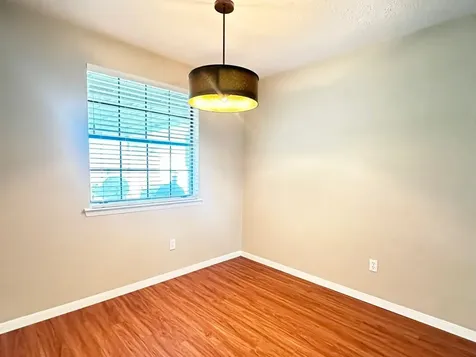 536 Castlelake Drive Friendswood TX 77546