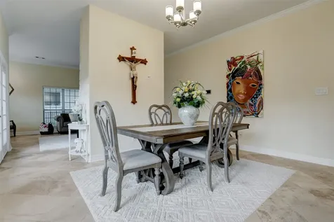 327 Twin Timbers Lane Kemah TX 77565